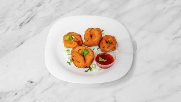 Ulundu (Urad Bean) Vadai (4Pcs)